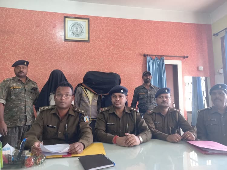 Jamshedpur news. कपाली पुलिस ने गिरोह का किया पर्दाफाश, सात बाइक के साथ तीन गिरफ्तार