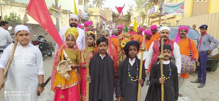 बाबा मलंग शाह दाता वारिश के वार्षिक महोत्सव पर निकाली भव्य शोभायात्रा