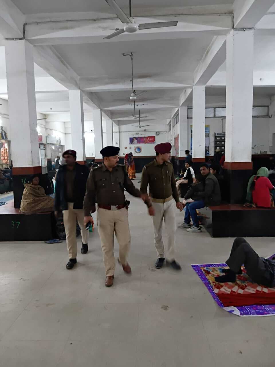 नई दिल्ली रेलवे स्टेशन पर भगदड़ को लेकर रेल प्रशासन अलर्ट