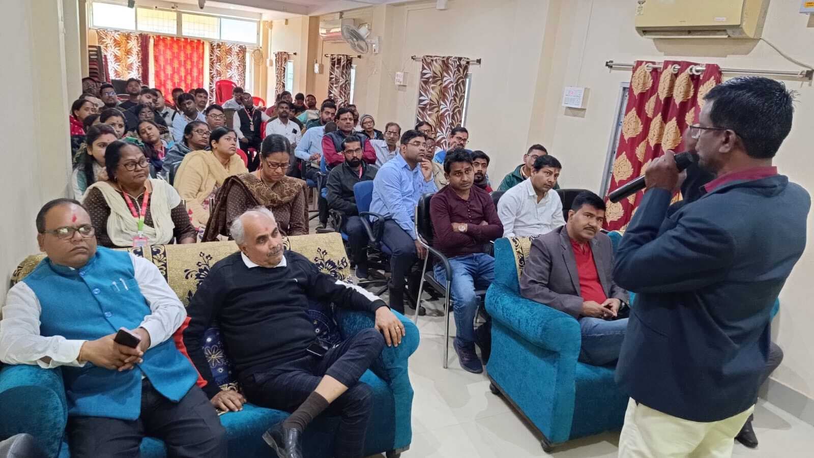 शिक्षकों को सीबीएसइ की नयी पाठ्यक्रम नीति की दी गयी जानकारी