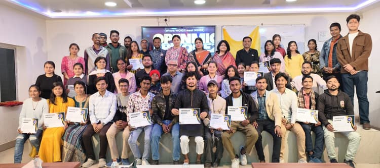 Madhubani News : पोलस्टार स्कूल में माइक ऑफ मिथिला का हुआ आयोजन