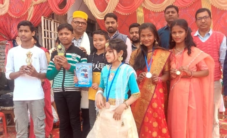 Madhubani News : डीपीएस स्कूल का मना वार्षिकोत्सव