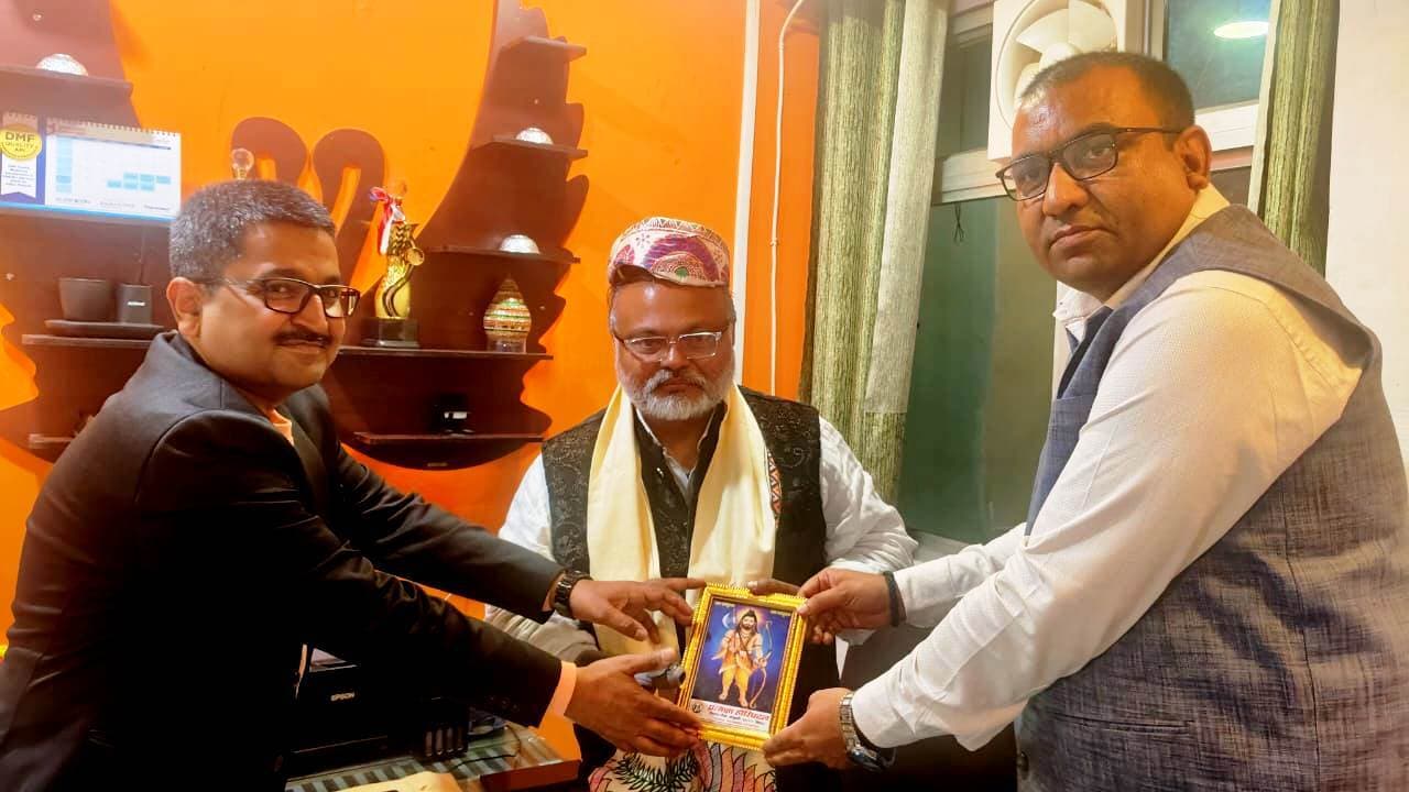 Madhubani News : बिहार में विकास की अपार संभावना, मानसिकता बदलने की है जरूरत : अजय झा