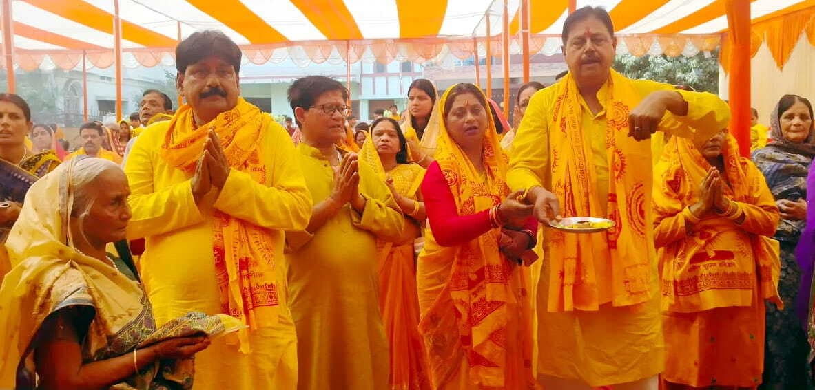 महायज्ञ में 50 लोगों ने ली गायत्री दीक्षा