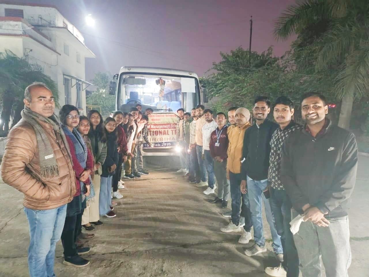 प्रबंधन विज्ञान विभाग के छात्रों ने किया  राजगीर का शैक्षिक भ्रमण