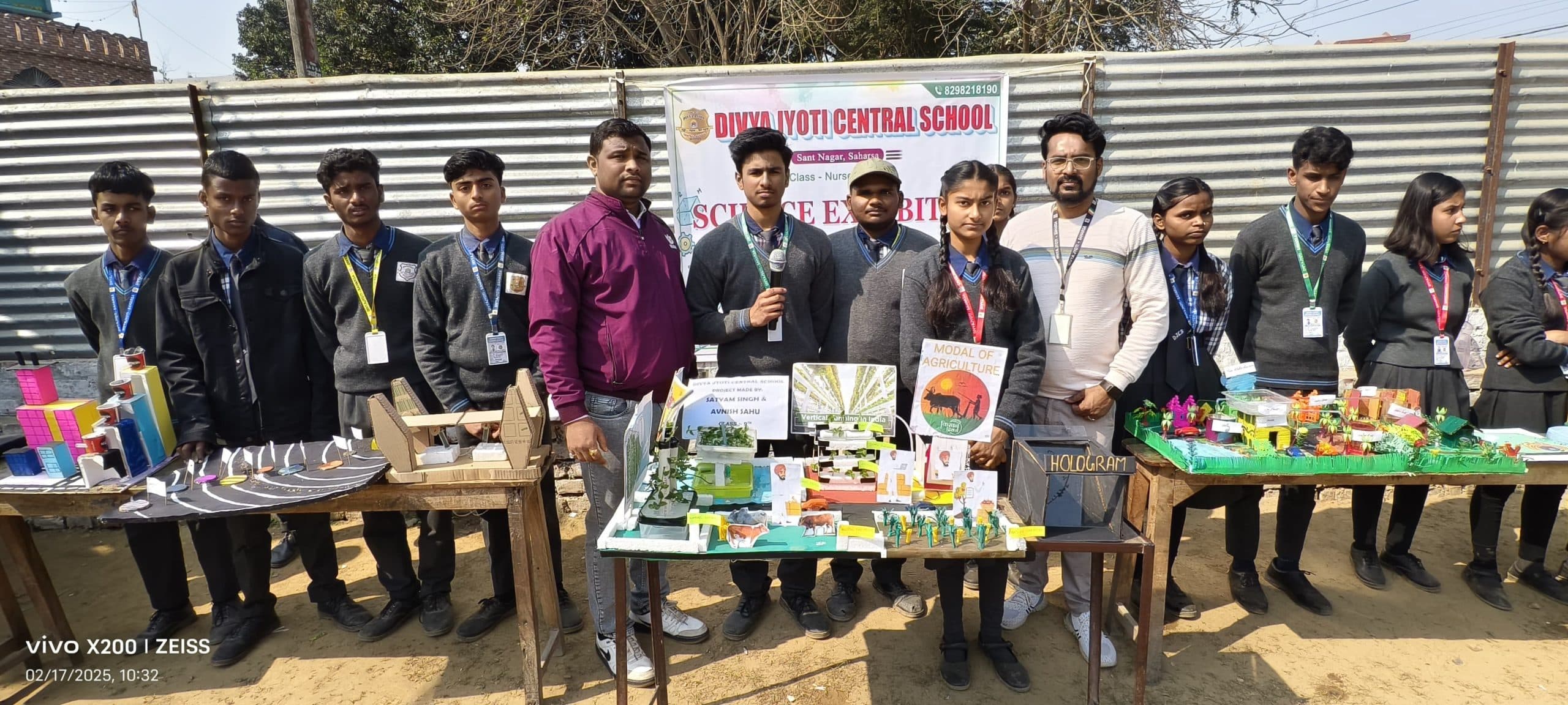 बच्चों ने लगायी विज्ञान प्रदर्शनी