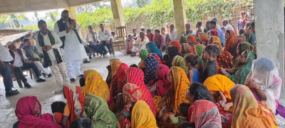 राजद के जनसंपर्क अभियान में उमड़ी भीड़