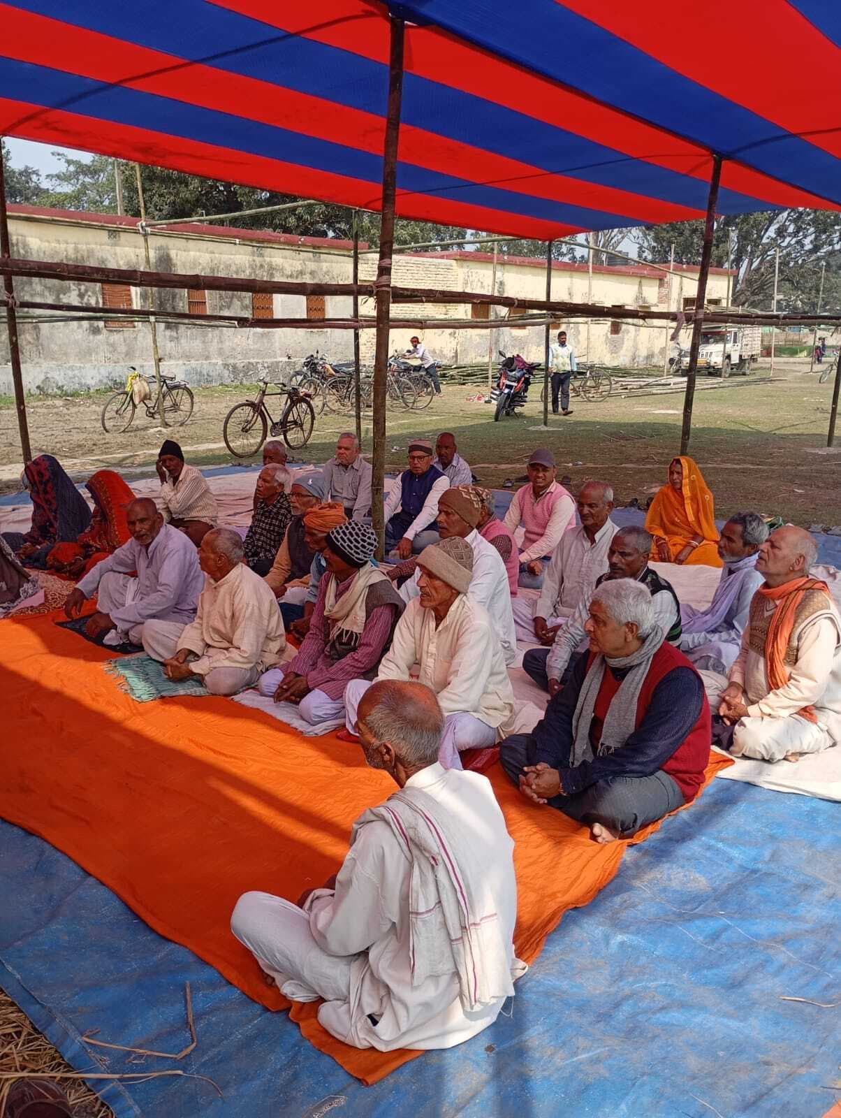 विराट ज्ञान यज्ञ चार मार्च से, किया गया ध्वजारोहण