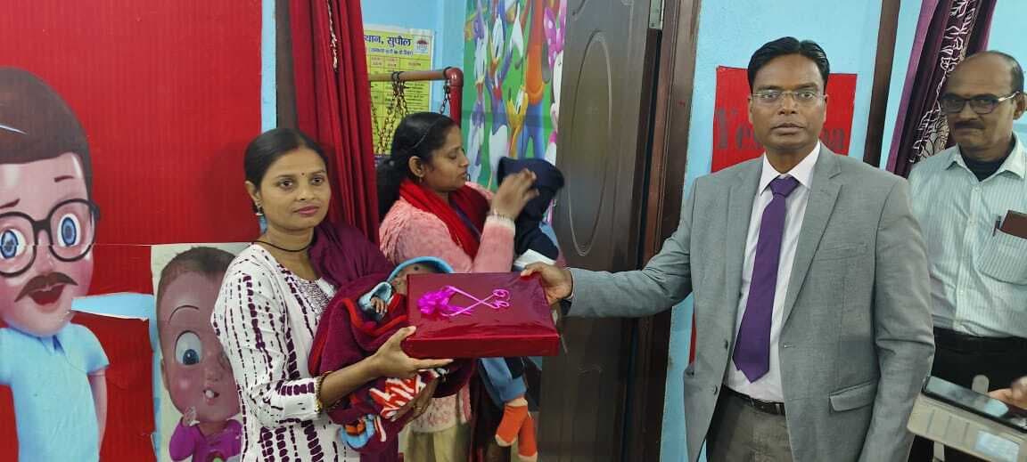 विशिष्ट दत्तक ग्रहण व वृहद आश्रय में संचालित बाल गृहों का डीएम ने किया निरीक्षण