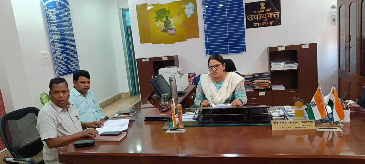 धरती आबा जनजातीय ग्राम उत्कर्ष अभियान से समुदायों को जोड़ें : डीसी