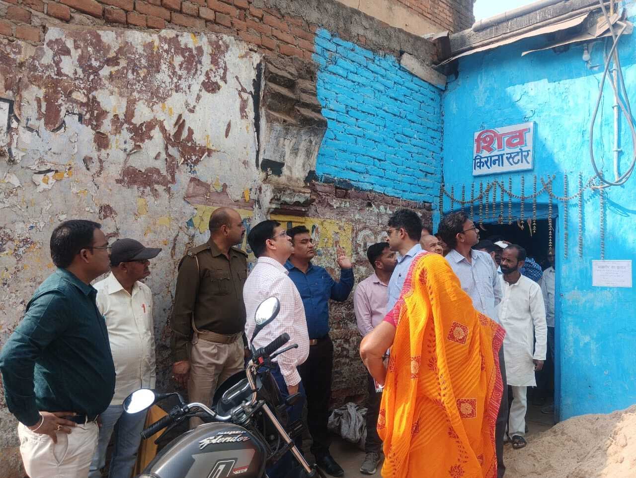 Deoghar News : तीन जर्जर दुकानों के मालिक को नोटिस, 48 घंटे में खाली करें