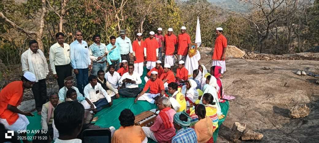 लाठी पहाड़ में क्रांतिकारियों की स्मृति में श्रद्धांजलि सभा आयोजित