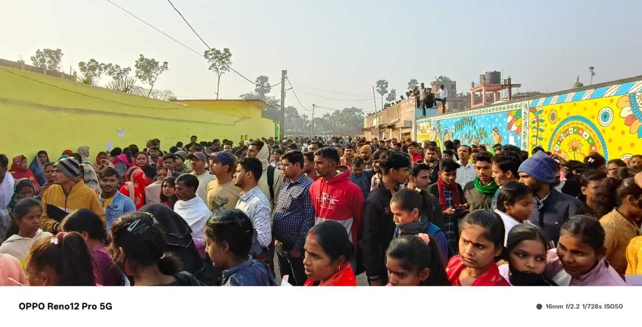 कड़ी सुरक्षा के बीच पहले दिन हुई मैट्रिक परीक्षा