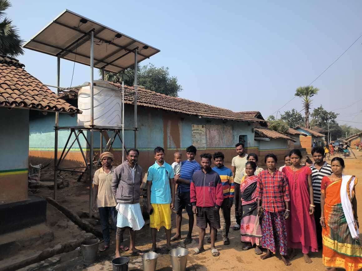 सुखबारी मुर्गाबनी टोला में सालभर से सोलर जलमीनार खराब