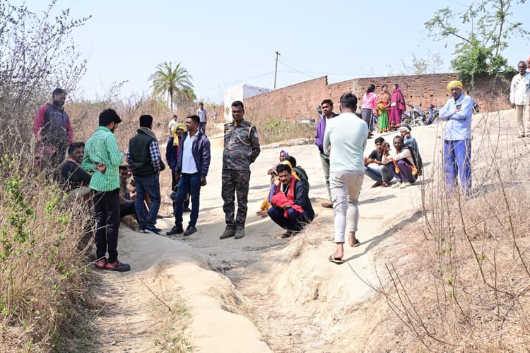 Deoghar News : महिला हत्याकांड में 48 घंटे बाद भी पुलिस को नहीं मिला सुराग