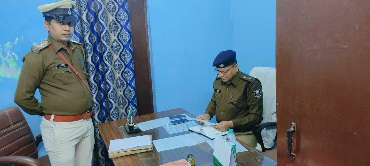 Darbhanga News: ग्रामीण एसपी ने अपराध नियंत्रण को लेकर गश्त तेज करने का दिया निर्देश