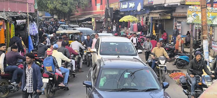 Giridih News : जाम की समस्या से परेशान शहरवासियों ने की ट्रैफिक व्यवस्था दुरुस्त करने की मांग