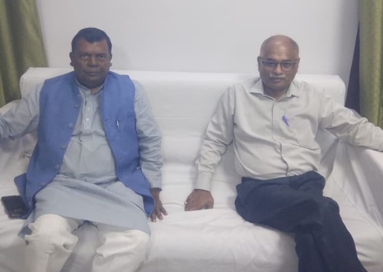 Bokaro News : सांसद ने ग्रामीणों की समस्याओं से जीएम को कराया अवगत