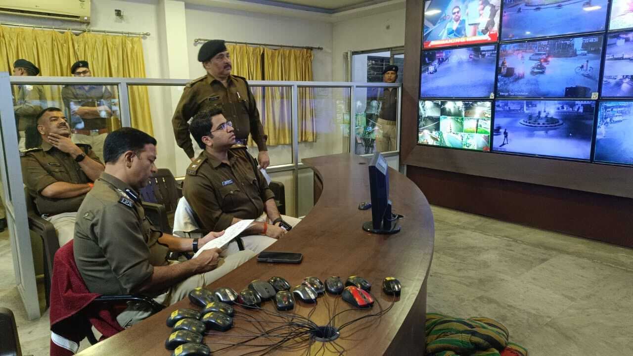 Jamshedpur News : देर रात शहर में चला एंटी क्राइम चेकिंग अभियान, एसएसपी ने की मॉनिटरिंग