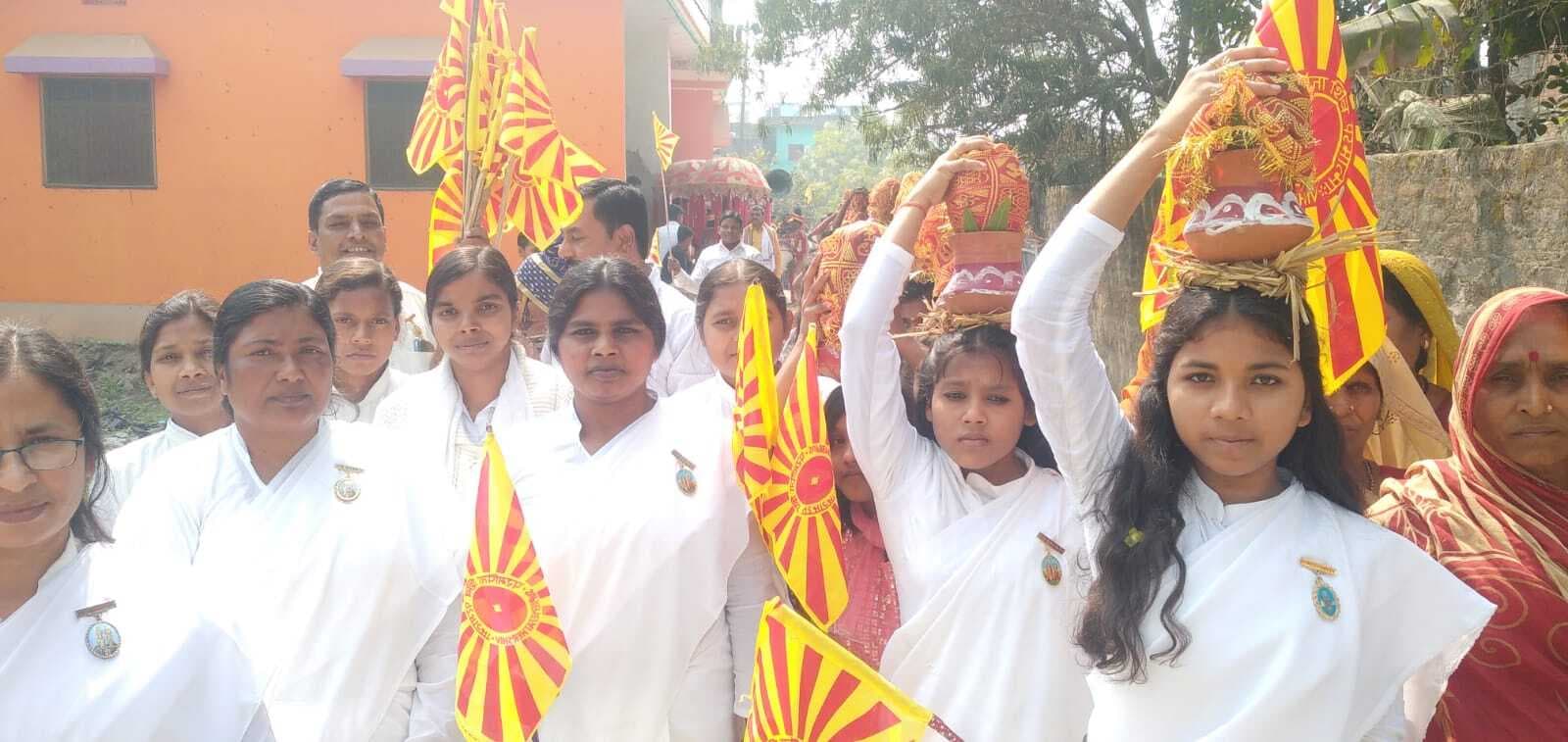 त्रिमूर्ति शिव जयंती को लेकर निकाली गयी कलश शोभायात्रा