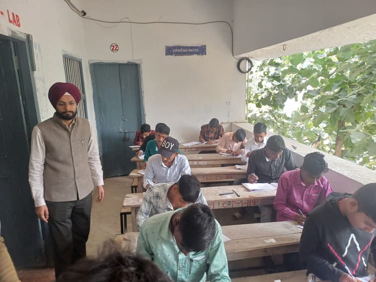 कदाचार के आरोप में एक परीक्षार्थी निष्कासित