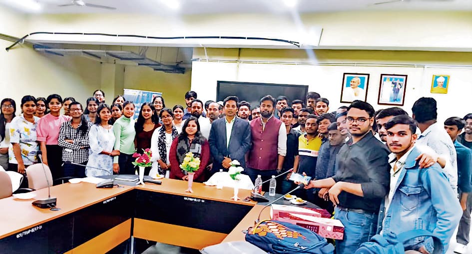 Gaya News : सिविल इंजीनियरिंग पर सेमिनार, क्विज में छात्रों ने दिये कठिन सवालों के जवाब