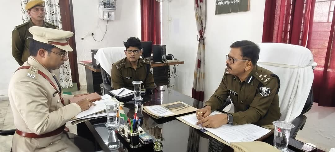 डीआईजी ने एसडीपीओ कार्यालय का किया निरीक्षण