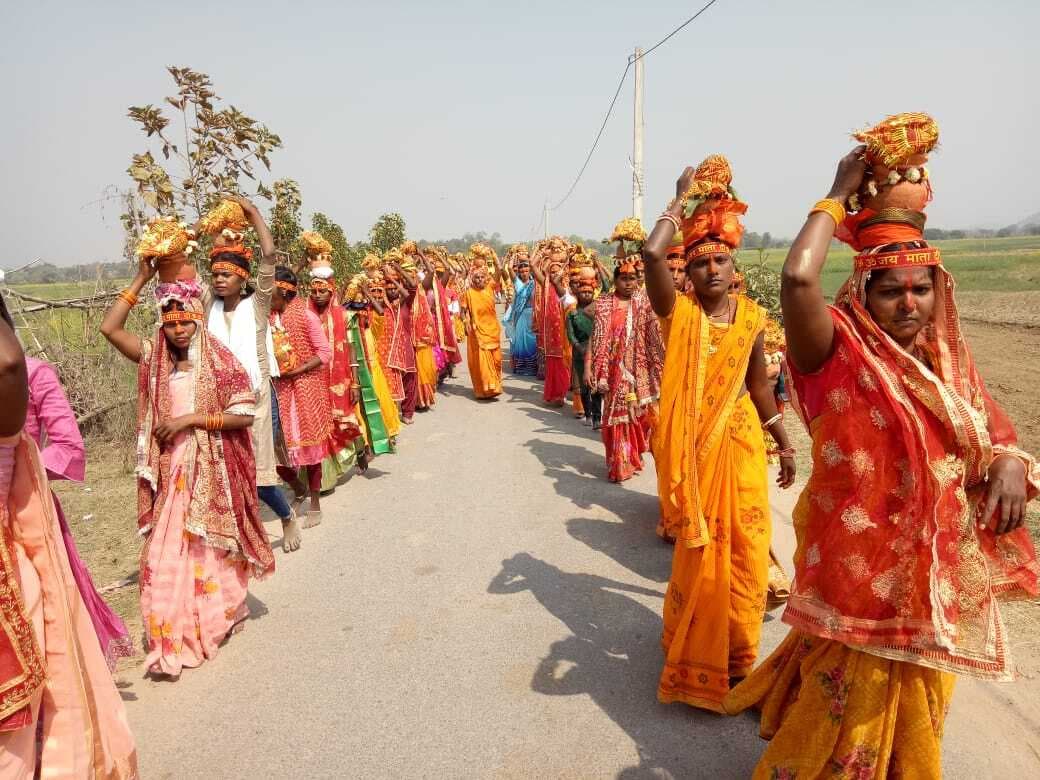 शिवमंदिर प्राणप्रतिष्ठा को लेकर निकली भव्य कलशयात्रा