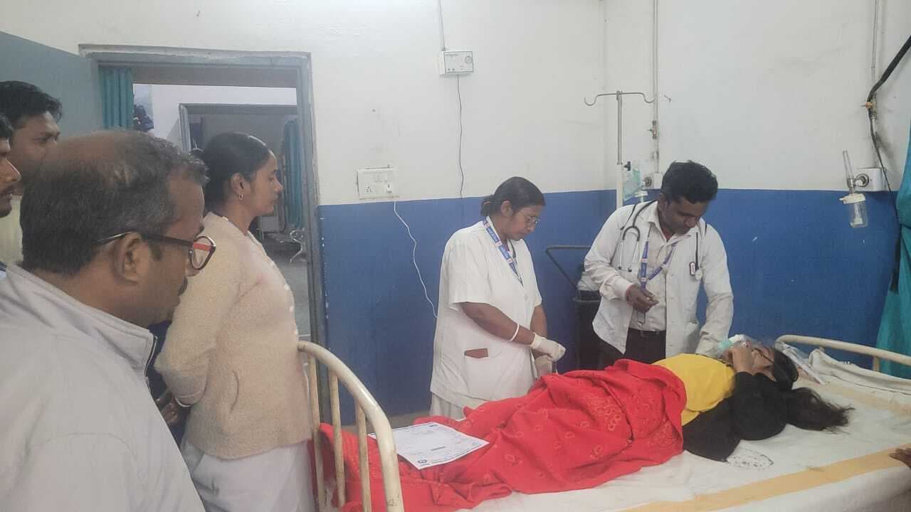 परीक्षा के दूसरे दिन 780 परीक्षार्थी अनुपस्थित, छात्रा बेहोश