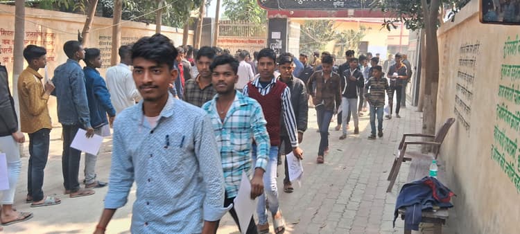 मैट्रिक परीक्षा : दूसरे दिन दो फर्जी परीक्षार्थी गिरफ्तार, 634 परीक्षार्थी अनुपस्थित