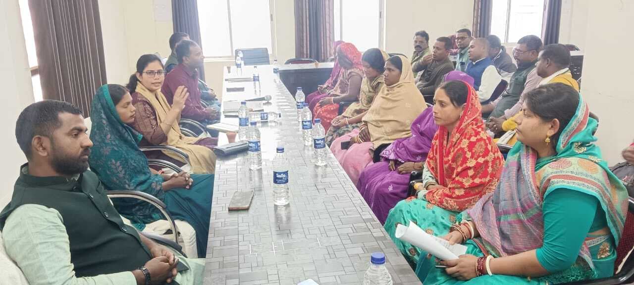 बैठक से गायब रहे अधिकारी पर प्रमुख ने जतायी नाराजगी