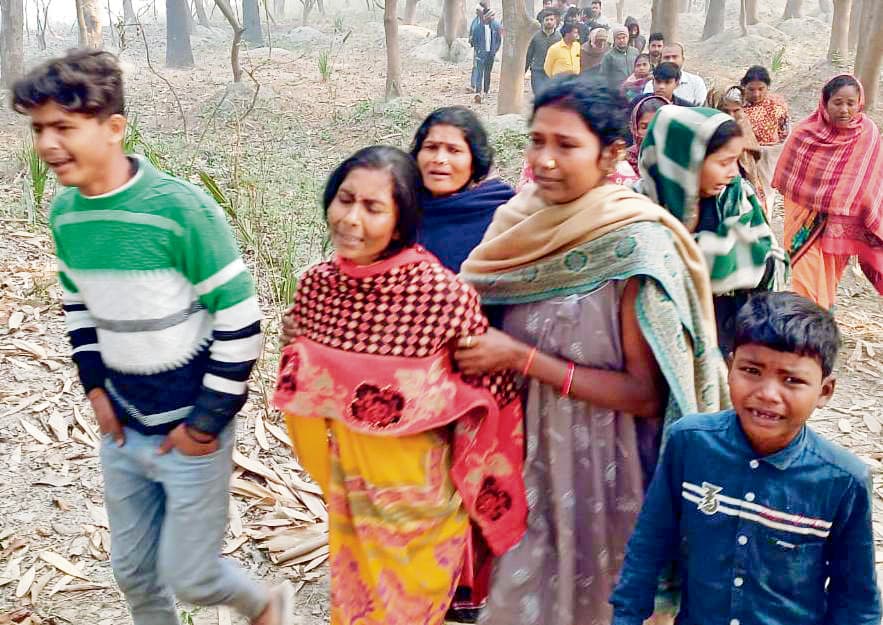 saran news. युवक का गला रेत कर घोघारी नदी के किनारे झाड़ियों में फेंका शव