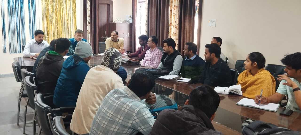 ससमय योजनाओं के कार्यान्वयन का दिया निर्देश