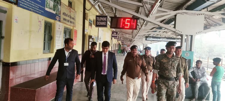 एसडीएम ने रेलवे जंक्शन का किया निरीक्षण, दिये निर्देश