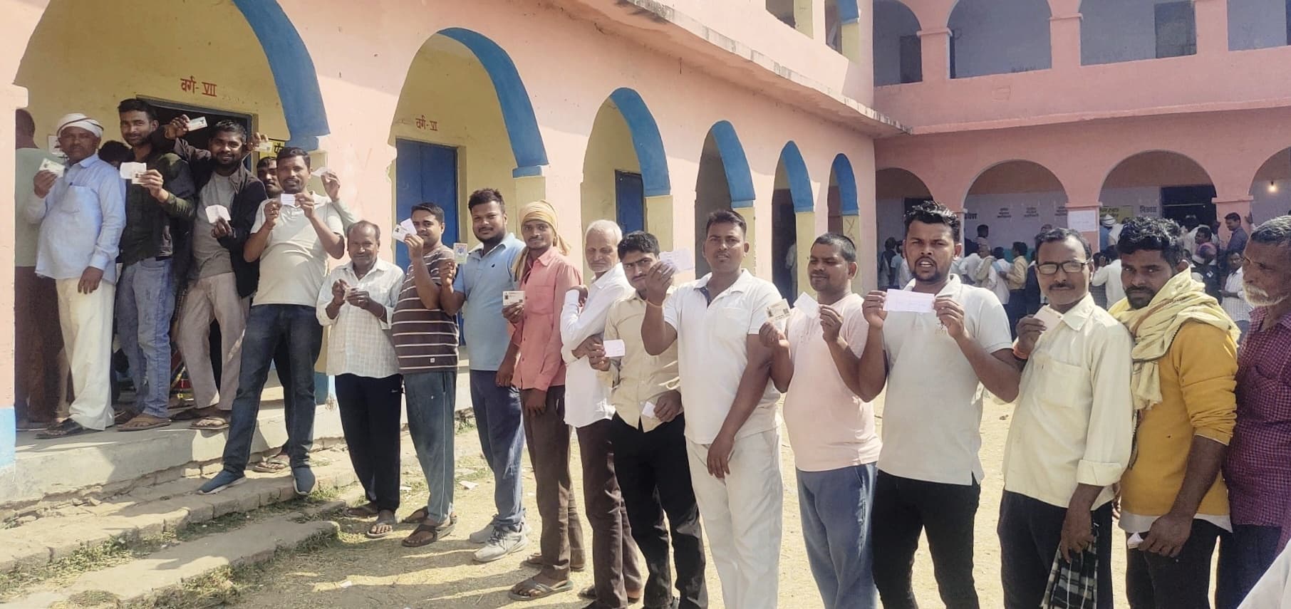 Aurangabag News : बारुण नगर पंचायत पैक्स में 61 प्रतिशत मतदान