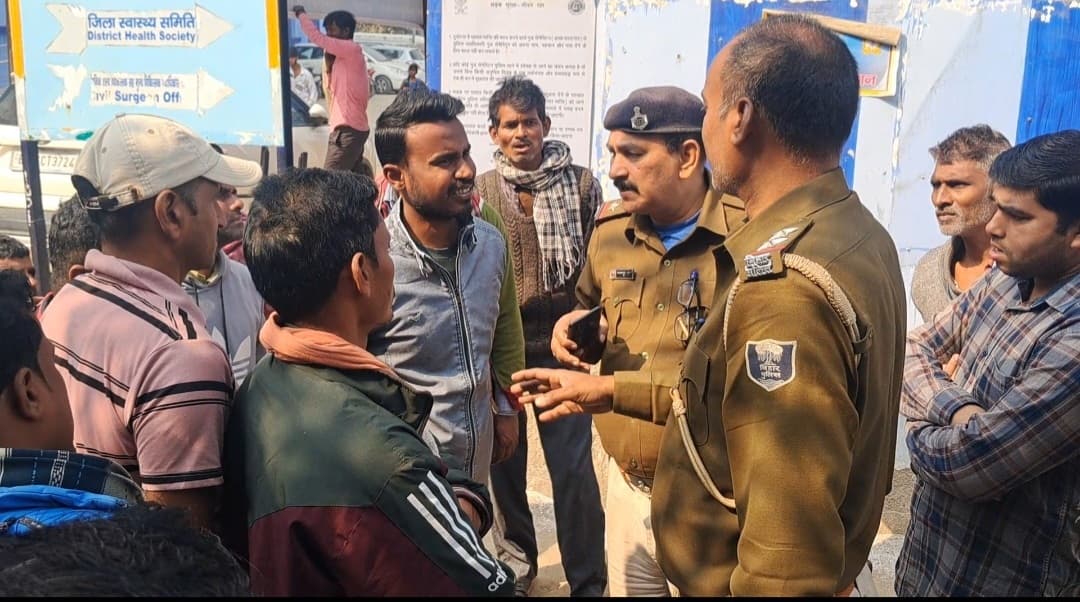 सड़क दुर्घटना में घायल युवक की इलाज के दौरान मौत