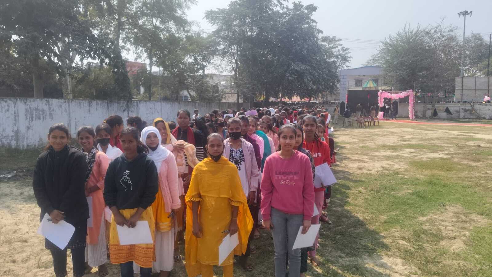 Madhubani News : दूसरे दिन गणित विषय की ली गयी परीक्षा