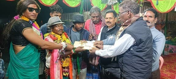 सिदो-कान्हू ड्रामा में कुमर्सी व लांगड़े नृत्य में सुंदरपहाड़ी प्रथम