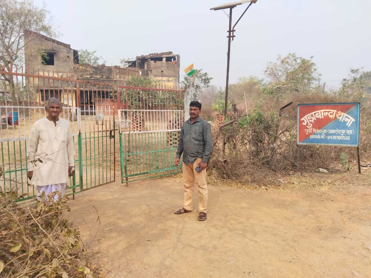 East Singhbhum news : गुड़ाबांदा में बालू के अवैध खनन व परिवहन को लेकर चाकूबाजी, थाने में शिकायत