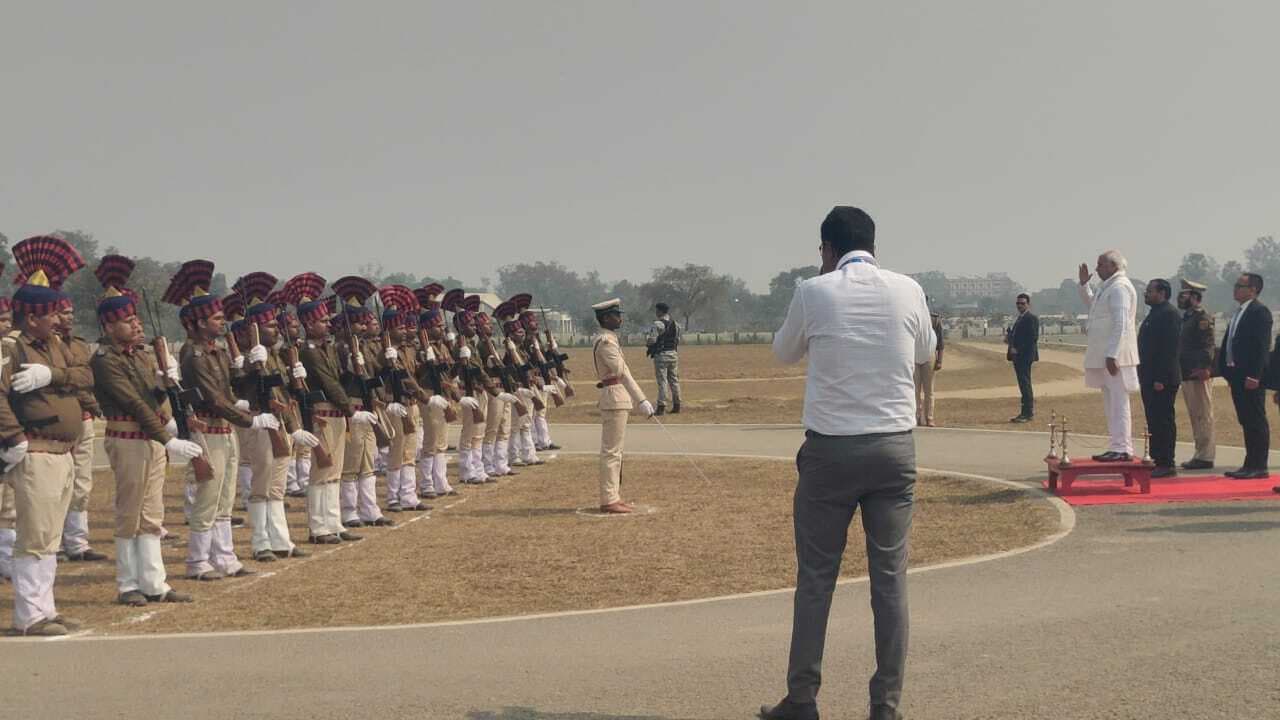 सहरसा हवाई अड्डे पर कुलाधिपति की वरीय अधिकारियों ने की अगुवानी