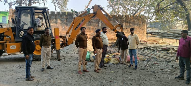 907 लीटर देसी व विदेशी शराब को किया नष्ट