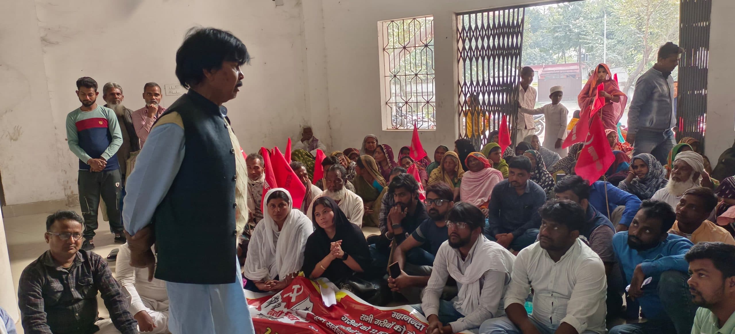 जन समस्याओं को लेकर भाकपा माले ने अंचल कार्यालय के समक्ष किया प्रदर्शन