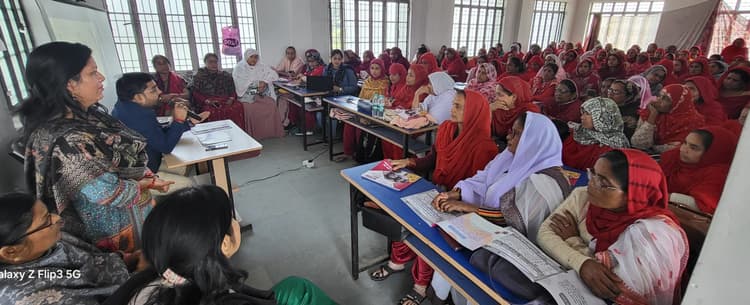 कोई भी बच्चा अशिक्षित व कुपोषित नहीं रहे