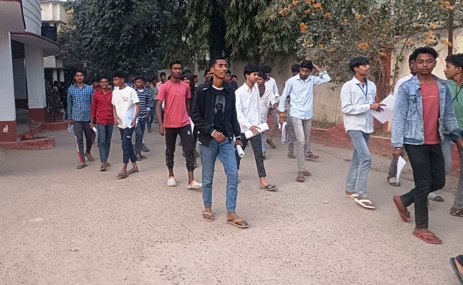 601 मैट्रिक परीक्षार्थियों ने छोड़ी द्वितीय भारतीय भाषा की परीक्षा