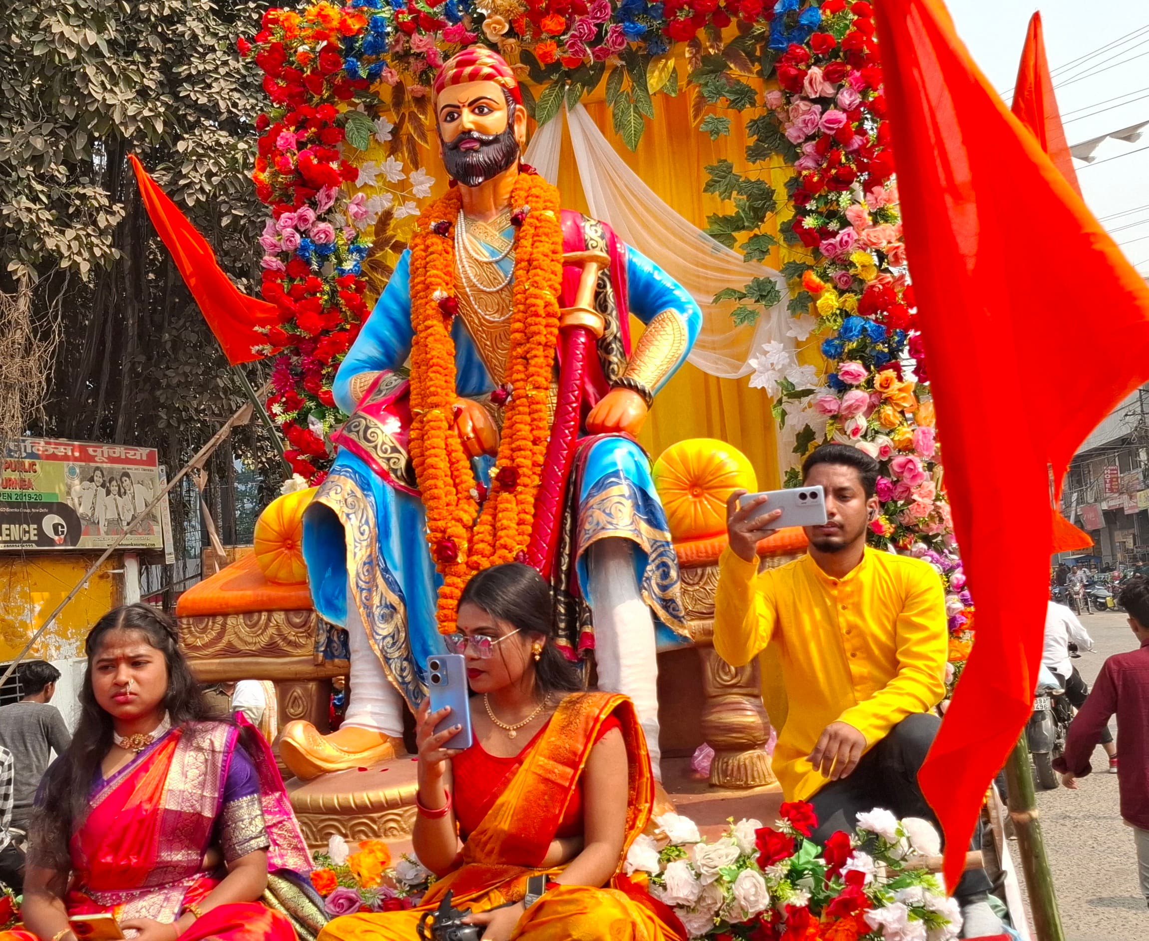 जय शिवाजी जय छत्रपति के नारों से गुंजायमान हुआ शहर