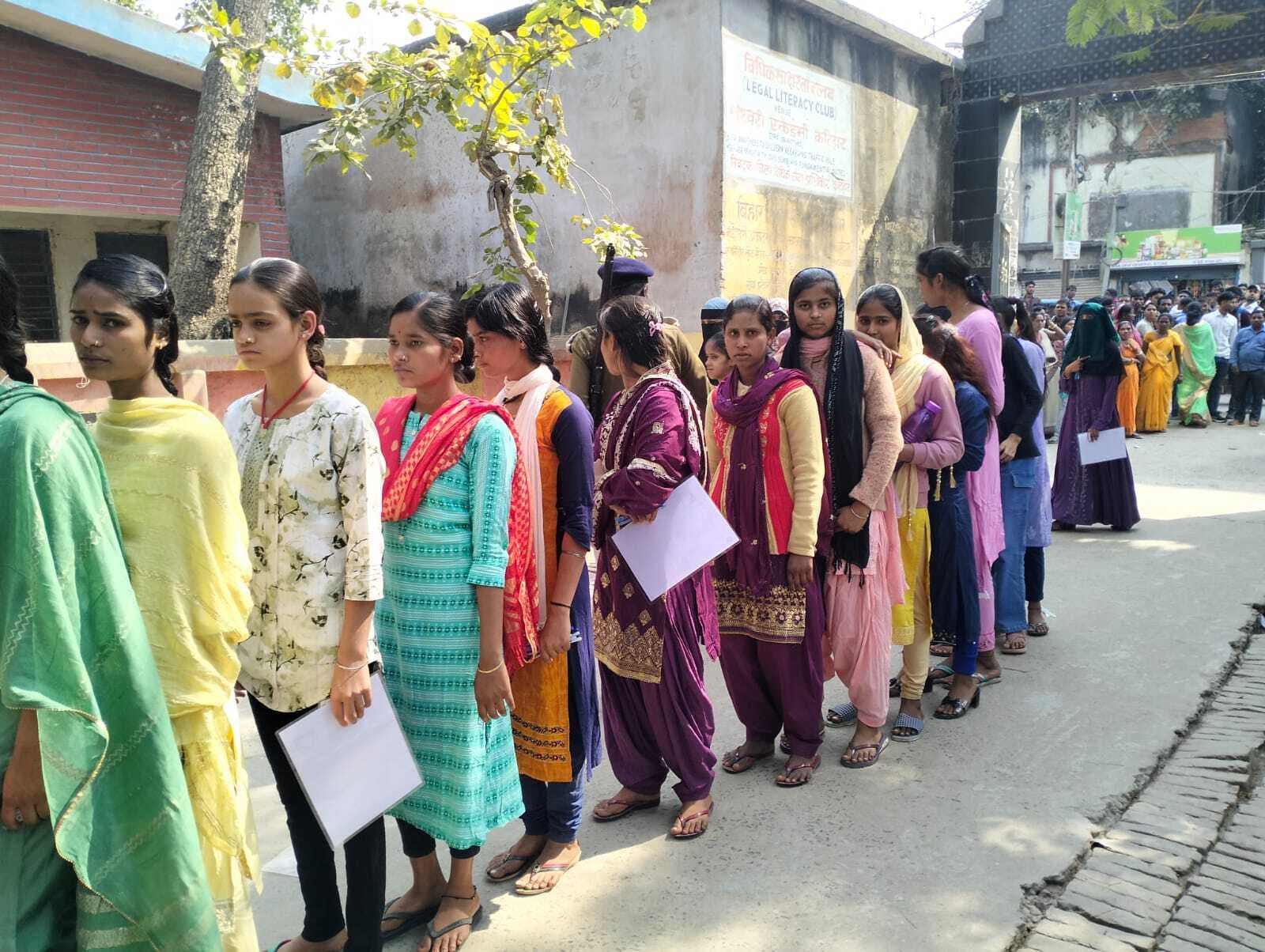 मैट्रिक परीक्षा: तीसरे दिन द्वितीय मातृभाषा की परीक्षा में 30966 परीक्षार्थी हुए सम्मिलित