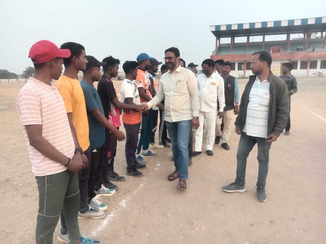 क्रिकेट टूर्नामेंट में जामताड़ा ने देवघर को सात रनों से हराया