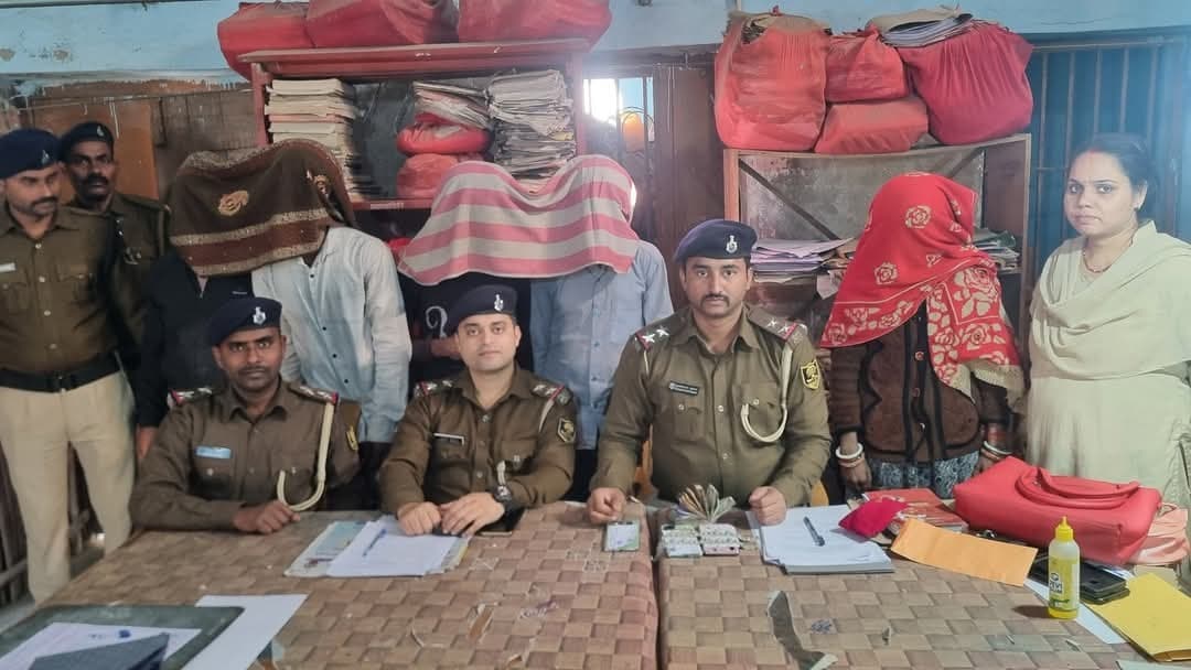 चोरी के जेवरात व नगद के साथ महिला समेत पांच आरोपित गिरफ्तार