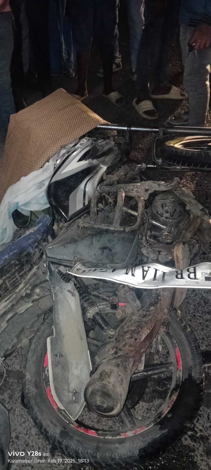 सड़क दुर्घटना में बाइक सवार दो युवक गंभीर रूप से हुए घायल