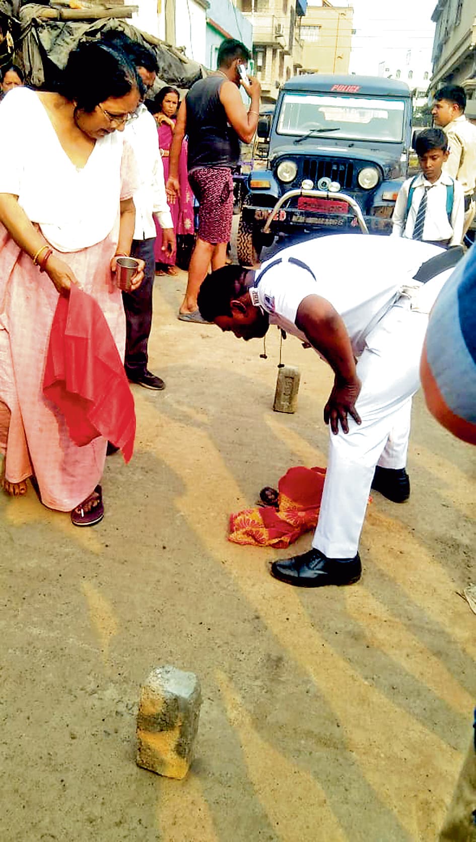 रानीगंज में नवजात बच्ची को कुत्तों ने नोचा, हो गयी मौत